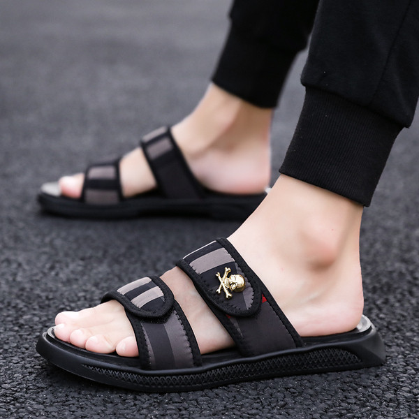 Papuci casual barbatesti cu autocolante si decor metalic in forma de craniu