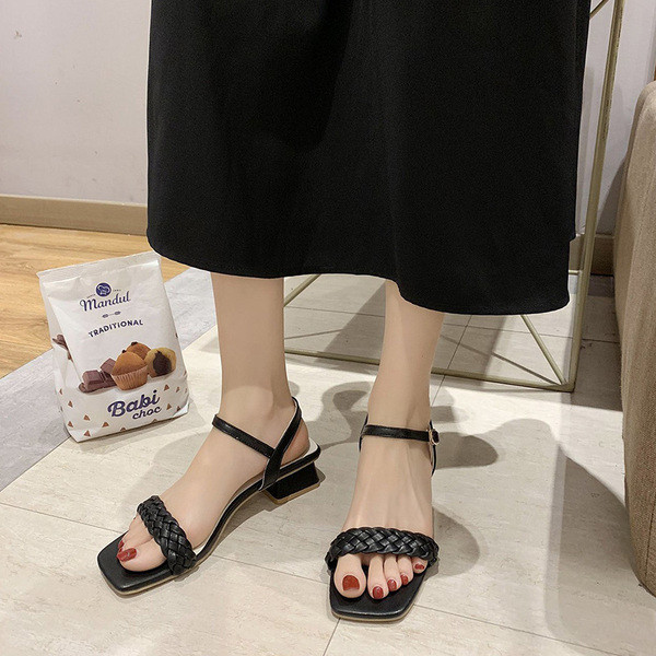 Sandale casual de dama cu catarama si toc jos