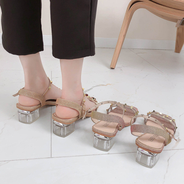 Sandale de dama moderne cu elemente metalice si catarama