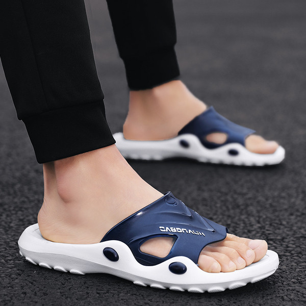 Neslīdošas vīriešu ikdienas čības ar uzrakstu