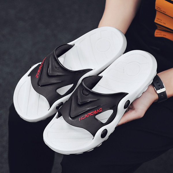 Neslīdošas vīriešu ikdienas čības ar uzrakstu