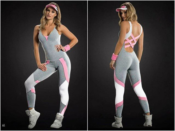 Női sportoverál csupasz háttal, színes pántokkal