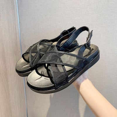 Casual γυναικεία σανδάλια με σταυρούς ιμάντες και αγκράφα