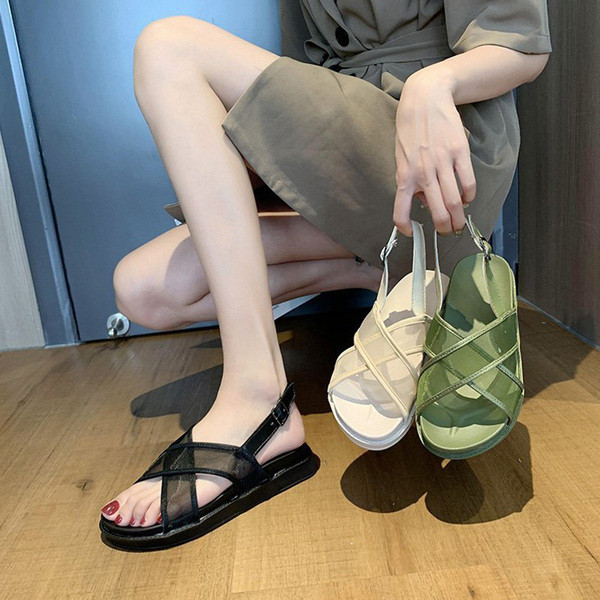 Ristirihmade ja pandlaga vabaaja naiste sandaalid