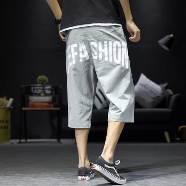 Jauna modeļa vīriešu šorti ar uzrakstu