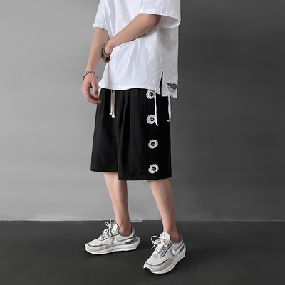 Sporta un ikdienas vīriešu šorti ar izšuvumu - ziedu