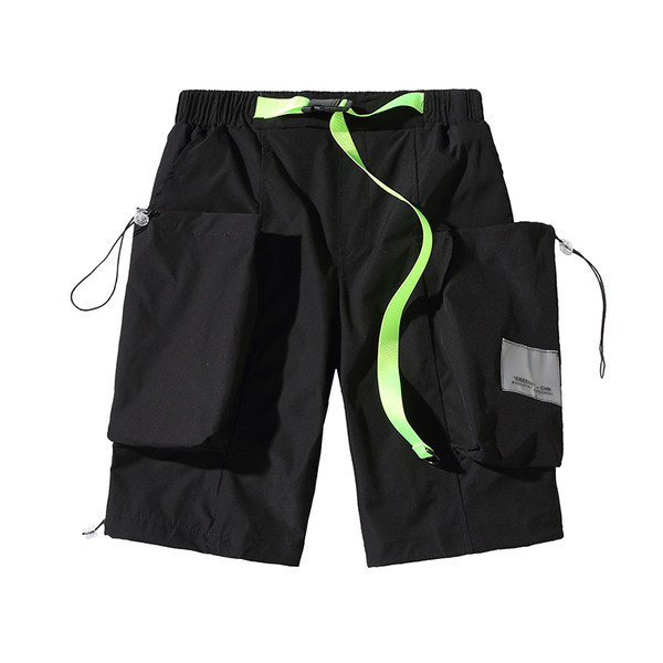 Vīriešu īsie šorti ar lielām sānu kabatām