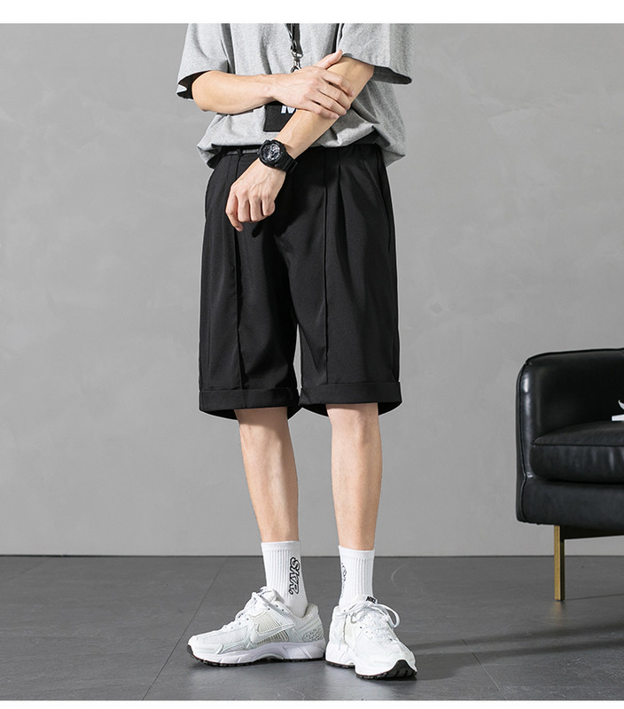 Moodsad äärtega meeste lühikesed püksid