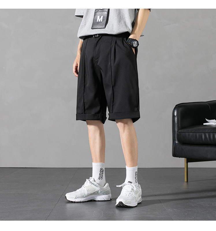 Moodsad äärtega meeste lühikesed püksid