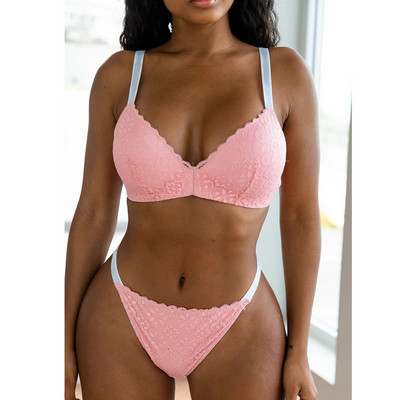 Moderna divdaļīga apakšveļa ar mežģīnēm