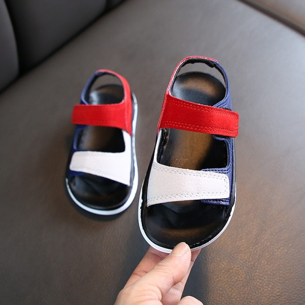 Kleebistega laste sandaalid poistele