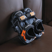 Παιδικά σανδάλια με  λουράκια βλκρό και επιγραφή για αγόρια