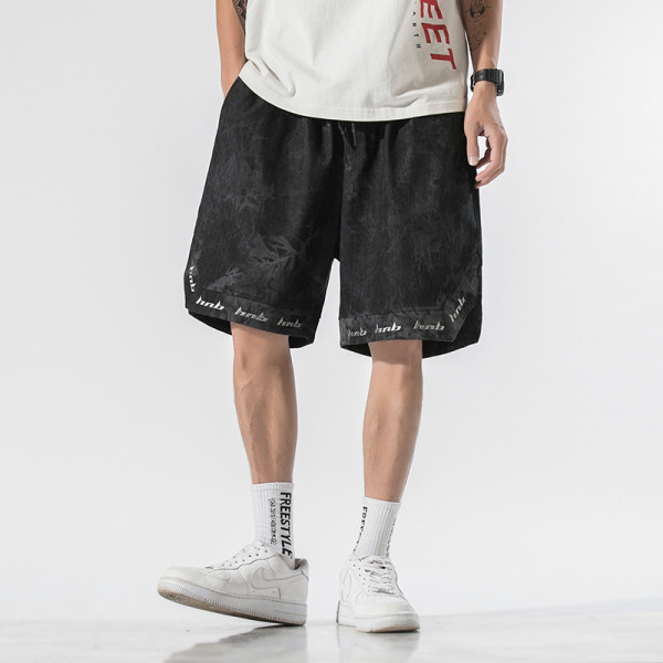 Meeste lühikeste pükste uus mudel kirjaga