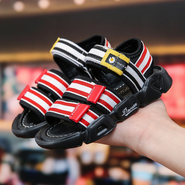 Νέο μοντέλο παιδικά αντιολισθητικά σανδάλια με κέντημα