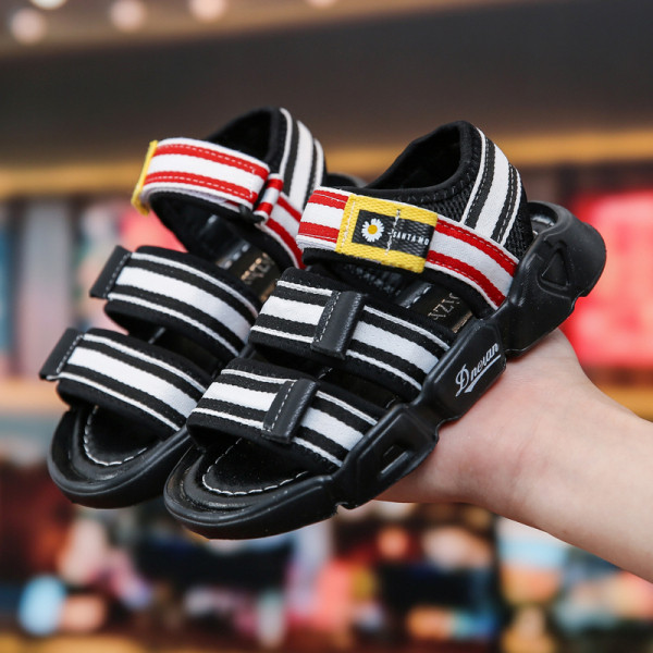 Νέο μοντέλο παιδικά αντιολισθητικά σανδάλια με κέντημα