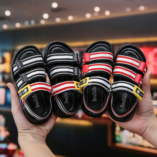 Νέο μοντέλο παιδικά αντιολισθητικά σανδάλια με κέντημα