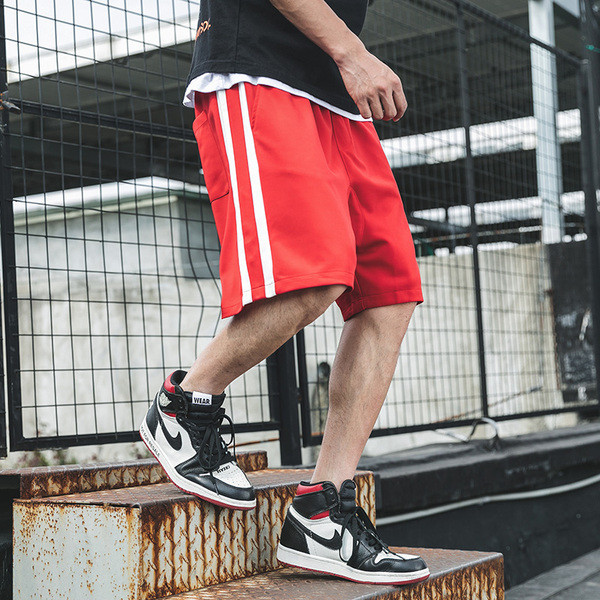 Sporta un ikdienas vīriešu šorti ar baltu apmali un izmērs līdz 5XL