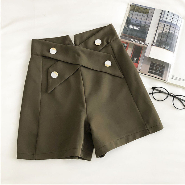 Naiste lühikesed püksid luku ja nööpidega