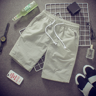 Ανδρικά σπορ σορτς με ελαστική μέση και τσέπες