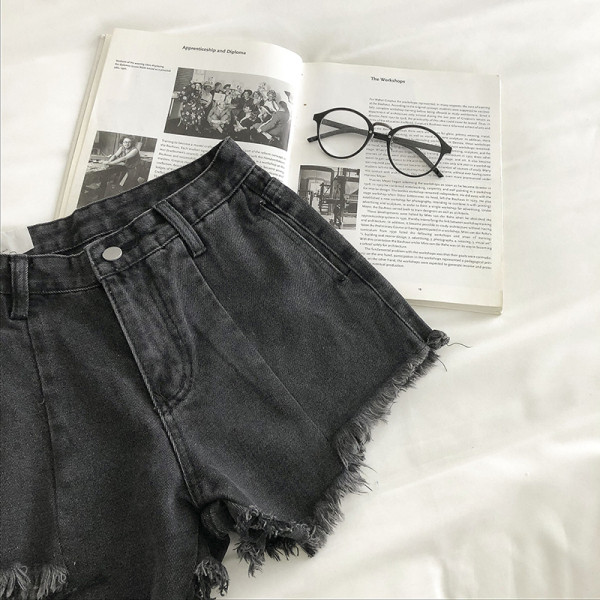 Sieviešu īsie džinsi ar augstu vidukli un pogu