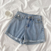 Naiste lühikesed laiad nööpidega teksad