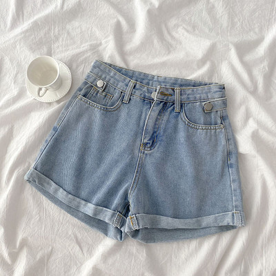 Naiste lühikesed laiad nööpidega teksad