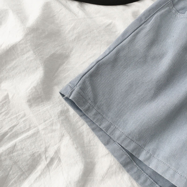 Къси дамски дънки с джобове и копчета