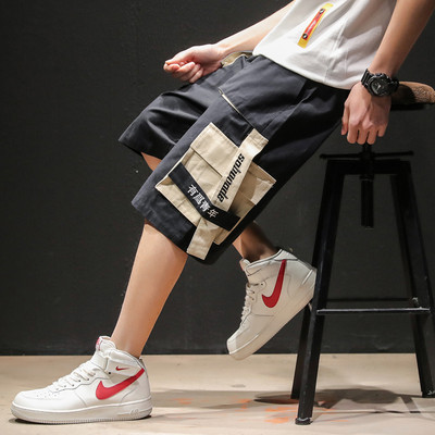 Ανδρικά σπορ σορτς με μεγάλες χρωματιστές τσέπες