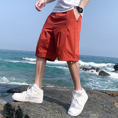Pantaloni scurți moderni pentru bărbați cu buzunare