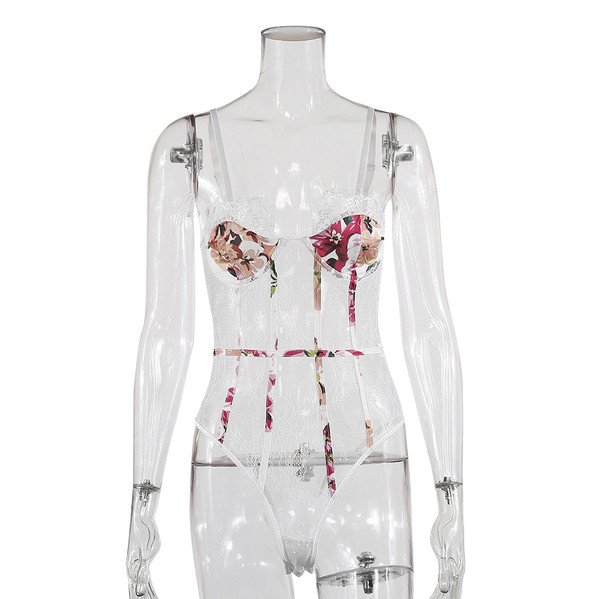 Fehér csipke női test virágmintával