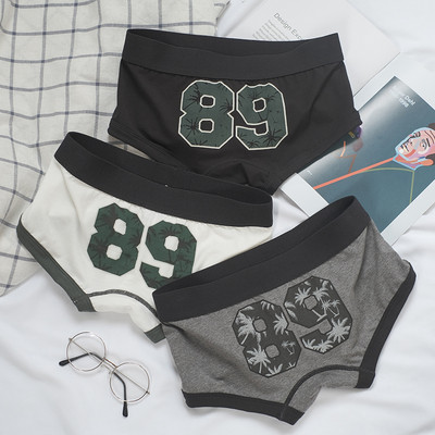 Σετ από τρία τεμάχια ανδρικά εσωρούχα με απλικέ