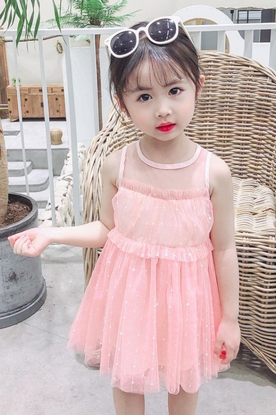 Κομψό παιδικό φόρεμα με οβάλ λαιμόκοψη και τούλι