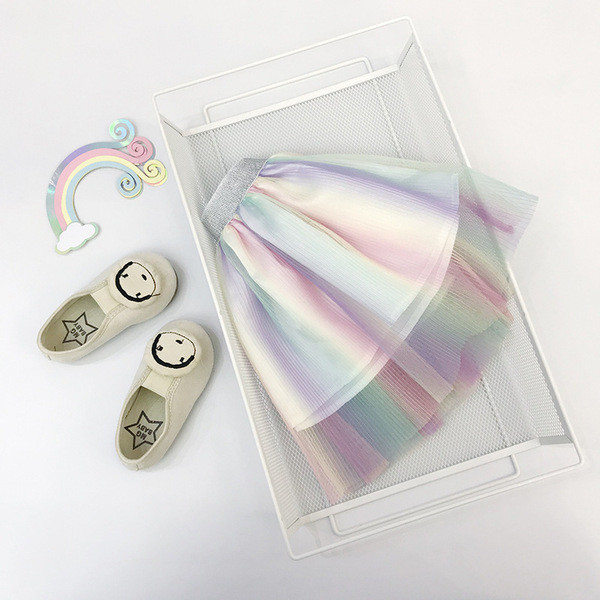 Moodne kõrge vöökoha ja tülliga lasteseelik