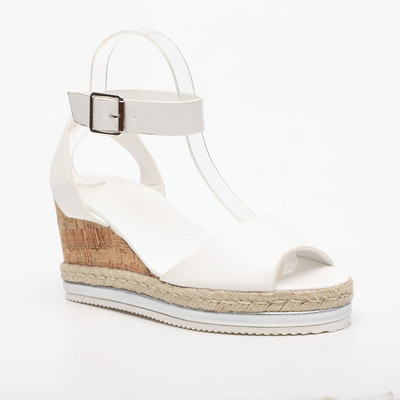 Alkalmi női platformszandál eco bőrrel és csattal