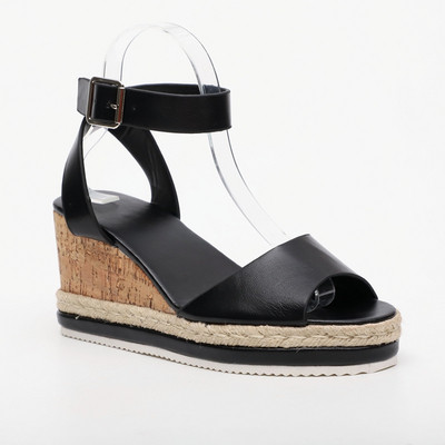 Alkalmi női platformszandál eco bőrrel és csattal