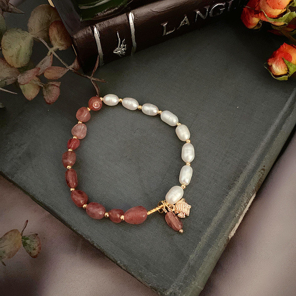 Bratara moderna cu perle si pandantiv