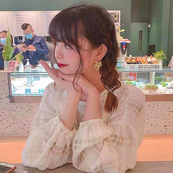 Modern fülbevaló szőlő formájú