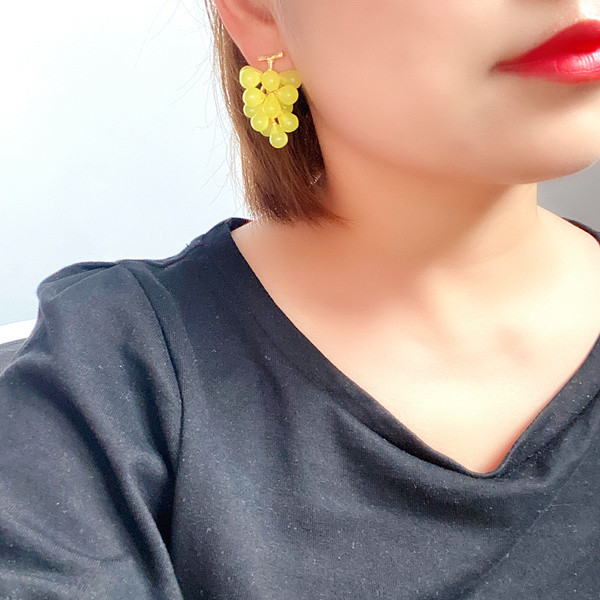 Modern fülbevaló szőlő formájú