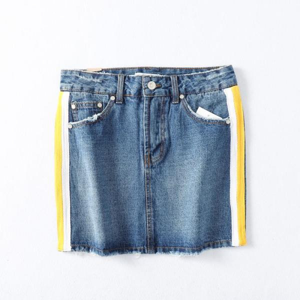 Női rövid farmerszoknya szegéllyel