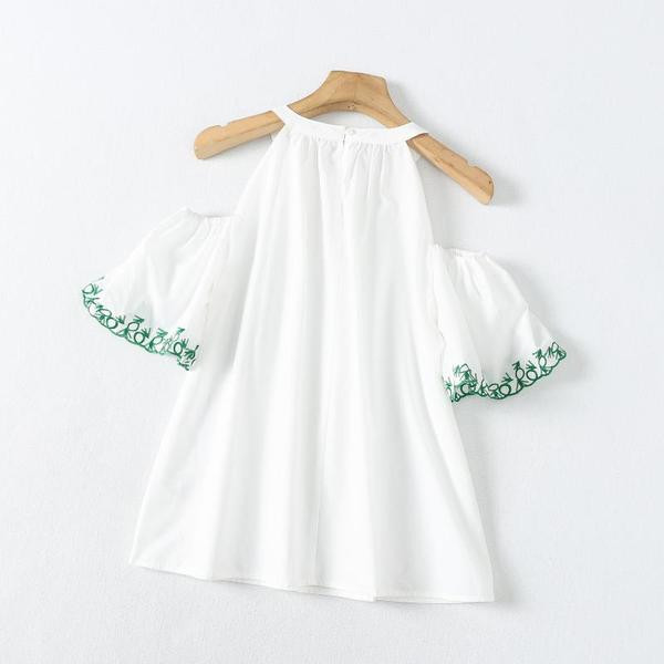 Bluza larga de dama cu maneci scurte si broderie