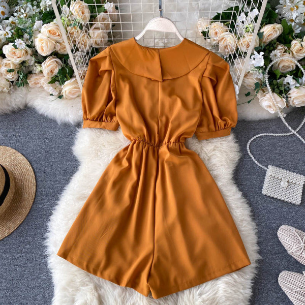 Rövid női overall, rövid ujjal és gombbal