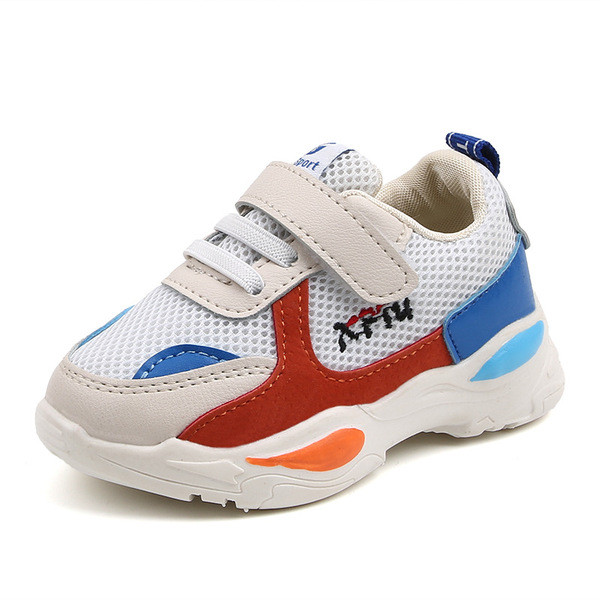 Kahes värvitoonis kleebisega igapäevased laste tossud