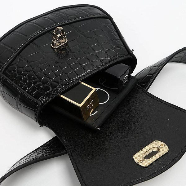 Moodne naiste vöörihm ökonahast väikese kotiga