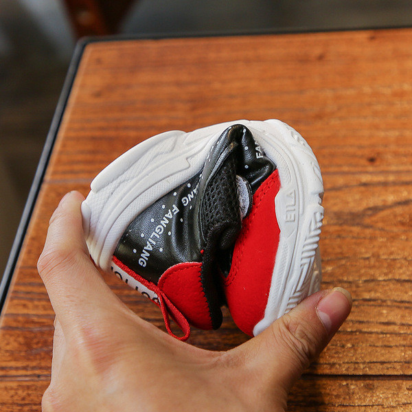 Bērnu ikdienas kedas meitenēm ar uzlīmi un eko zamšādu