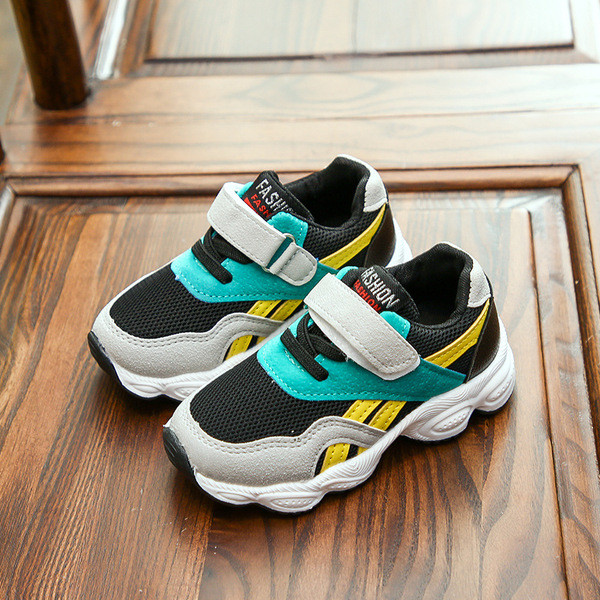 Plaastri ja kareda tallaga vabaaja laste tossud