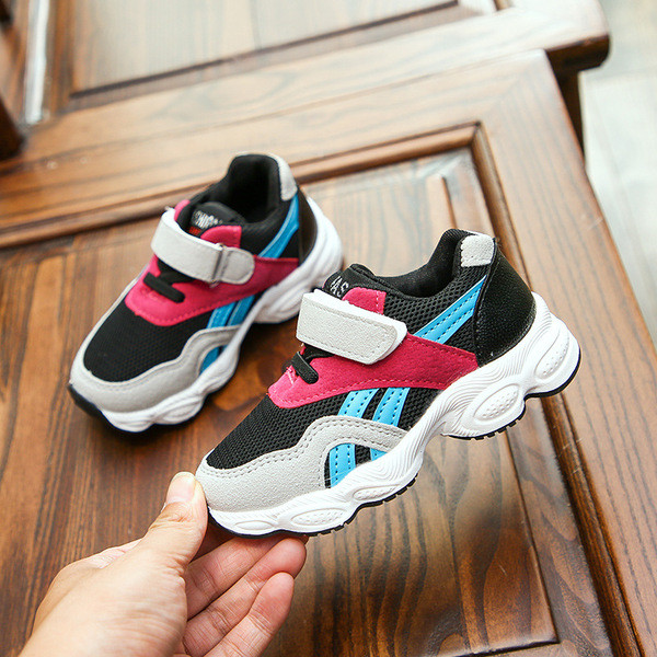 Plaastri ja kareda tallaga vabaaja laste tossud