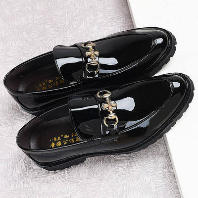 Formāli vīriešu mokasīni ar metāla elementu - divi modeļi