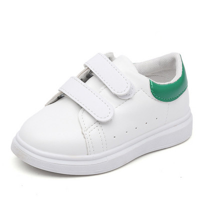 Tüdrukutele sobivad valged ja kleebisega laste tossud