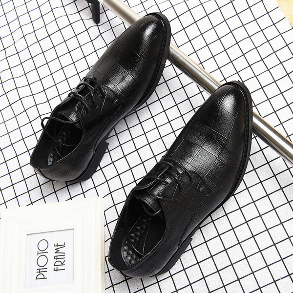 Eko bőrből készült, szűk férfi formális cipő