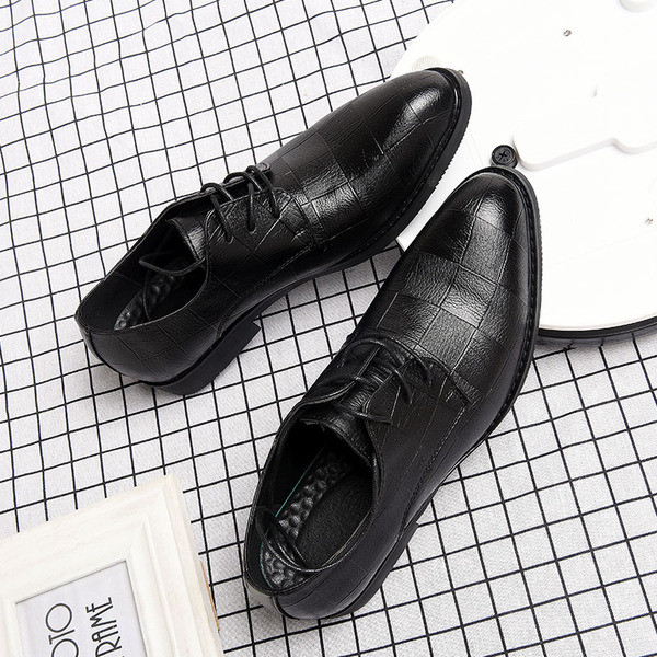 Eko bőrből készült, szűk férfi formális cipő